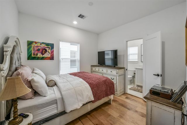 718 W Donovan Street A, Houston, TX 77091