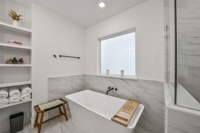 718 W Donovan Street A, Houston, TX 77091