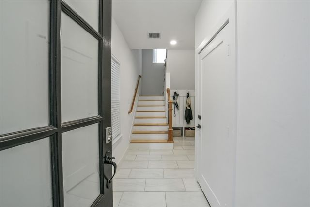 718 W Donovan Street A, Houston, TX 77091