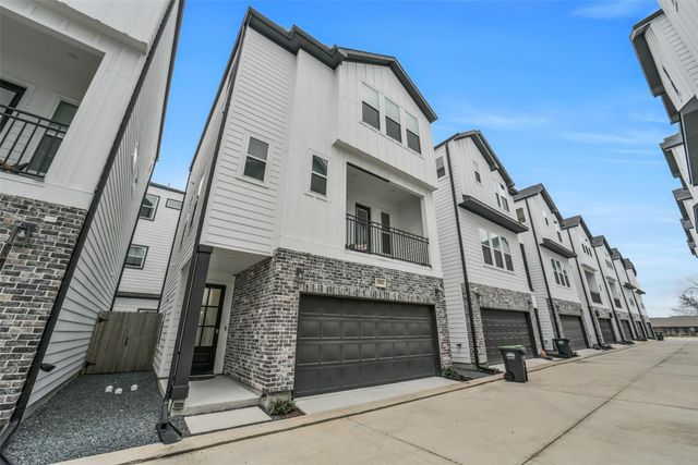 718 W Donovan Street A, Houston, TX 77091