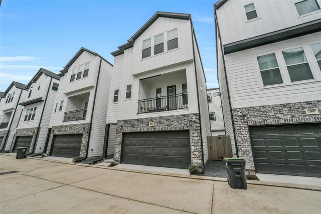 718 W Donovan Street A, Houston, TX 77091