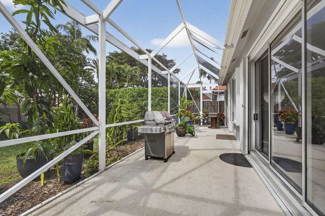 8281 Heritage Club Dr Drive, West Palm Beach, FL 33412