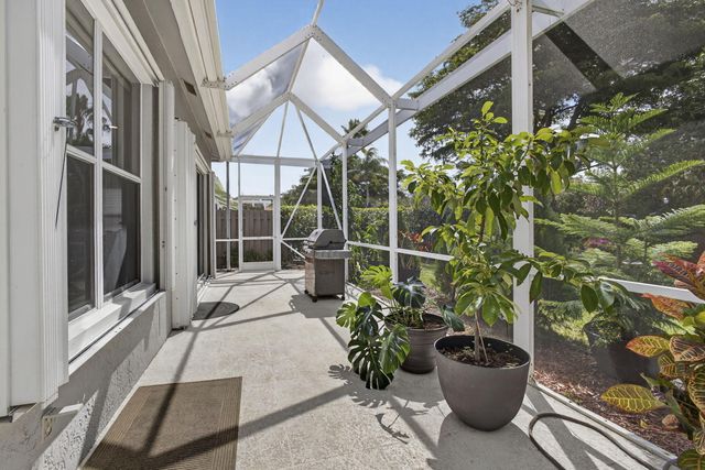 8281 Heritage Club Dr Drive, West Palm Beach, FL 33412