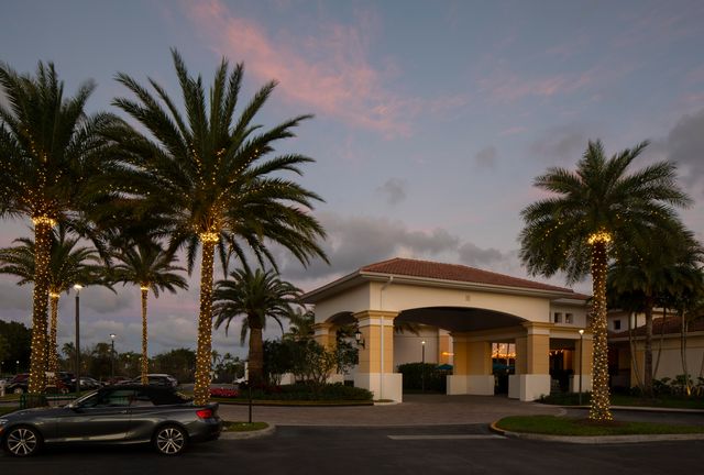 8281 Heritage Club Dr Drive, West Palm Beach, FL 33412