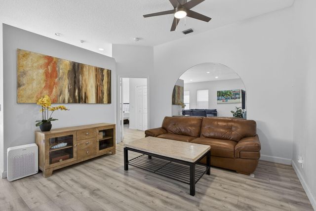 8281 Heritage Club Dr Drive, West Palm Beach, FL 33412