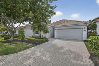 8281 Heritage Club Dr Drive, West Palm Beach, FL 33412