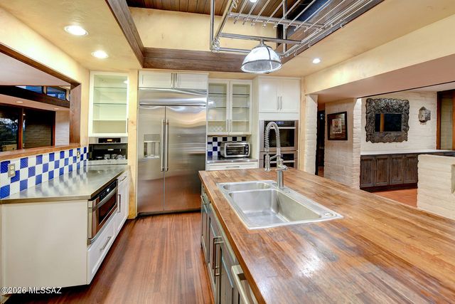 6060 N Mina Vista, Tucson, AZ 85718