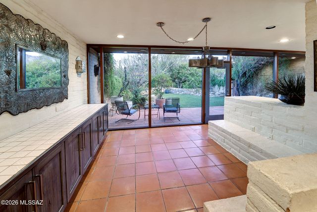 6060 N Mina Vista, Tucson, AZ 85718