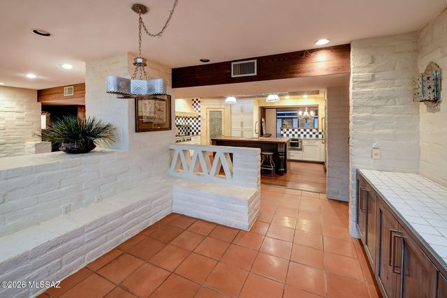 6060 N Mina Vista, Tucson, AZ 85718