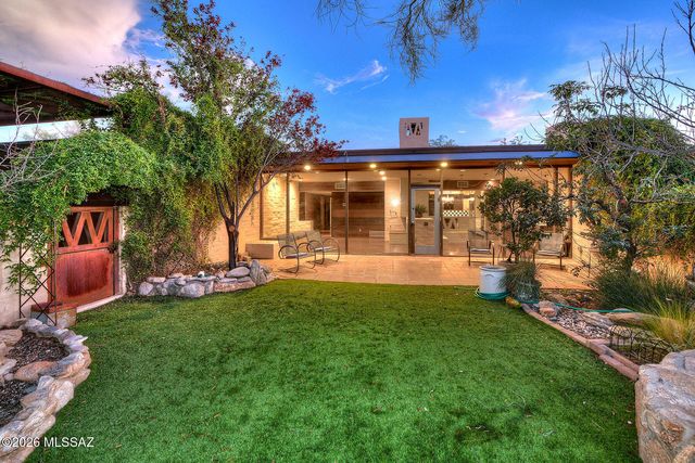 6060 N Mina Vista, Tucson, AZ 85718