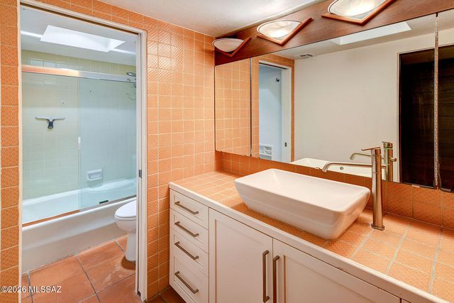 6060 N Mina Vista, Tucson, AZ 85718