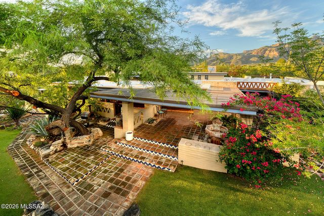 6060 N Mina Vista, Tucson, AZ 85718