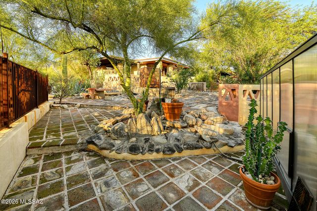 6060 N Mina Vista, Tucson, AZ 85718