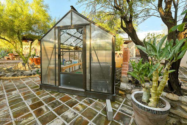 6060 N Mina Vista, Tucson, AZ 85718