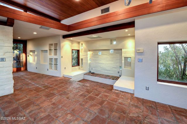6060 N Mina Vista, Tucson, AZ 85718