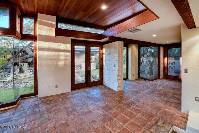 6060 N Mina Vista, Tucson, AZ 85718