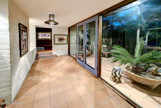 6060 N Mina Vista, Tucson, AZ 85718