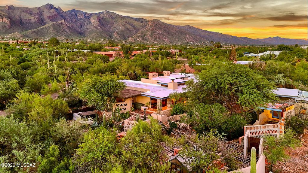 6060 N Mina Vista, Tucson, AZ 85718