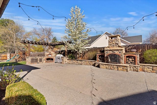 42 W CENTER ST, Kaysville, UT 84037
