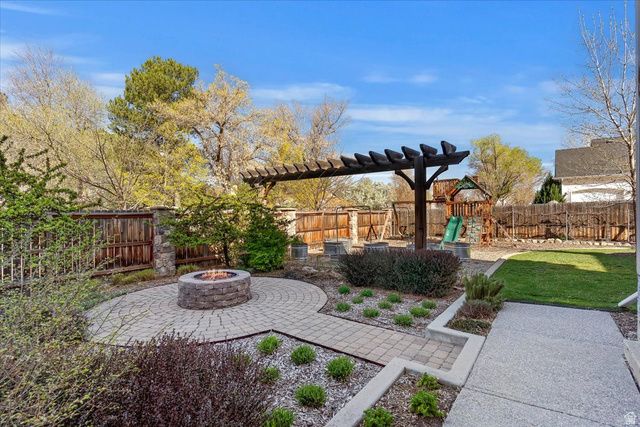 42 W CENTER ST, Kaysville, UT 84037