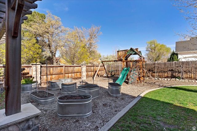 42 W CENTER ST, Kaysville, UT 84037