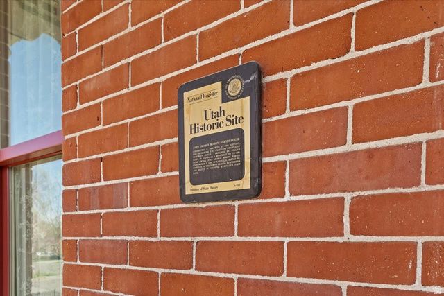 42 W CENTER ST, Kaysville, UT 84037