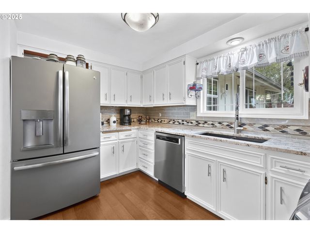 1910 HAWKINS Ln, Eugene, OR 97405