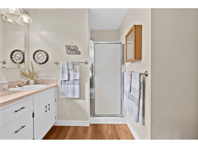 1910 HAWKINS Ln, Eugene, OR 97405