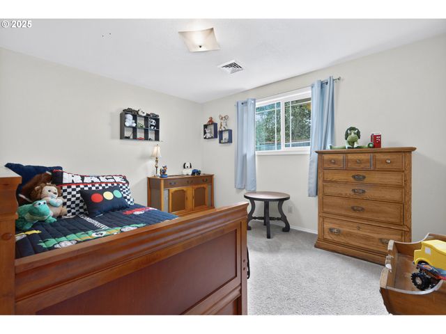 1910 HAWKINS Ln, Eugene, OR 97405