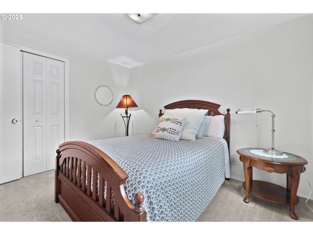 1910 HAWKINS Ln, Eugene, OR 97405