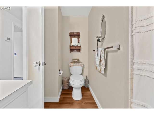 1910 HAWKINS Ln, Eugene, OR 97405