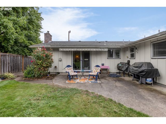 1910 HAWKINS Ln, Eugene, OR 97405