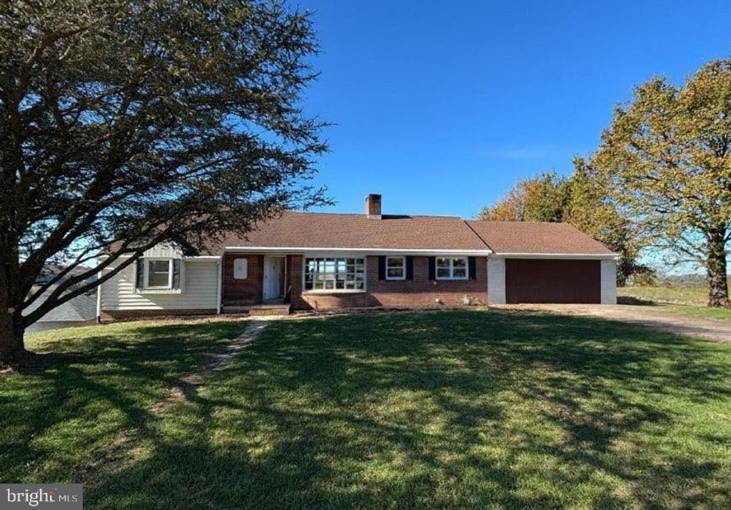 103 HILLCREST DR, Hanover, PA 17331