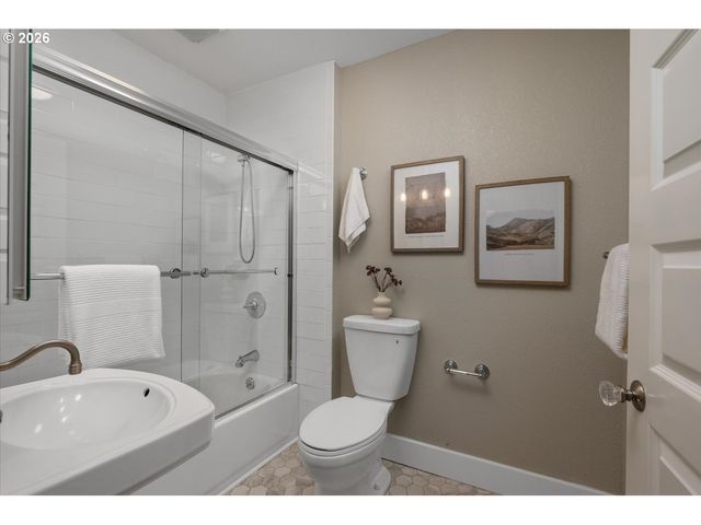 130 Ne MORRIS St, Portland, OR 97212