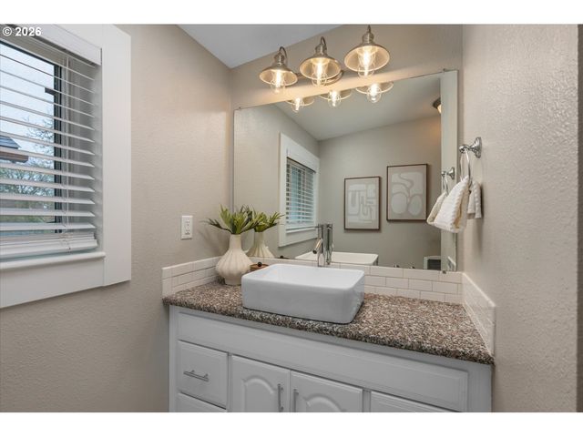 130 Ne MORRIS St, Portland, OR 97212