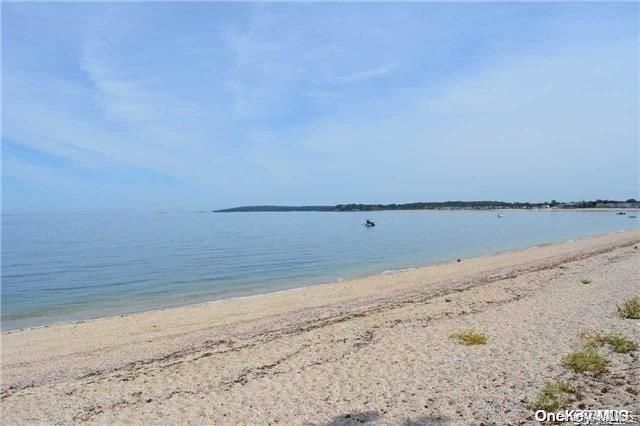 11 Valley Road, Bayville, NY 11709