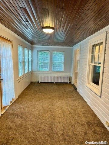 11 Valley Road, Bayville, NY 11709