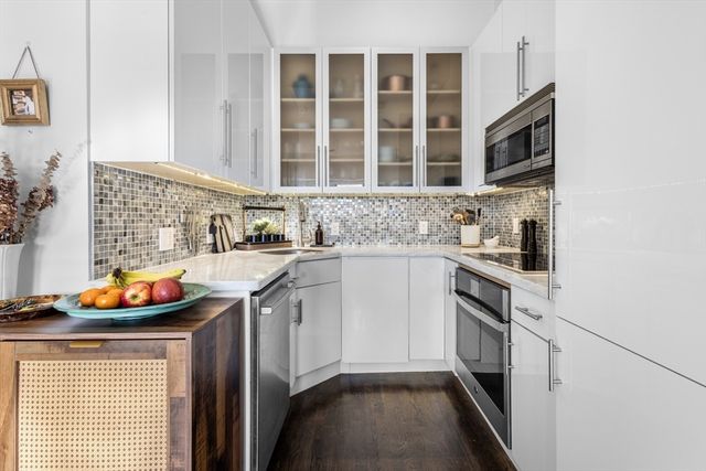 555 Columbus Ave 6, Boston, MA 02118