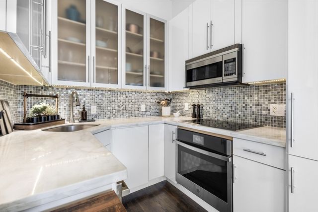 555 Columbus Ave 6, Boston, MA 02118