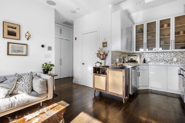 555 Columbus Ave 6, Boston, MA 02118