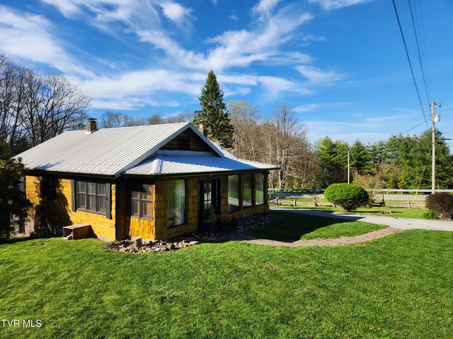 1708 Highway 143, Roan Mountain, TN 37687