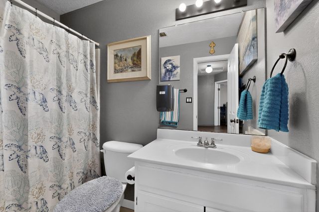 619 Red Bluff Avenue SW, Albuquerque, NM 87105