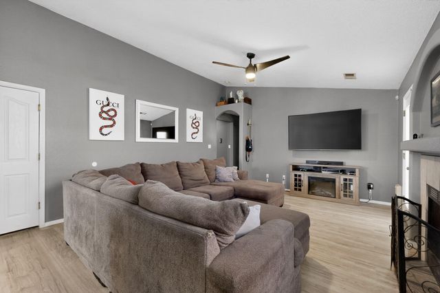 619 Red Bluff Avenue SW, Albuquerque, NM 87105