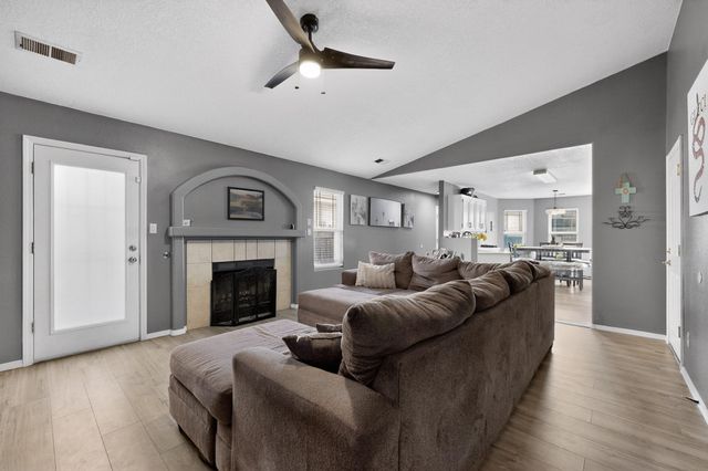 619 Red Bluff Avenue SW, Albuquerque, NM 87105