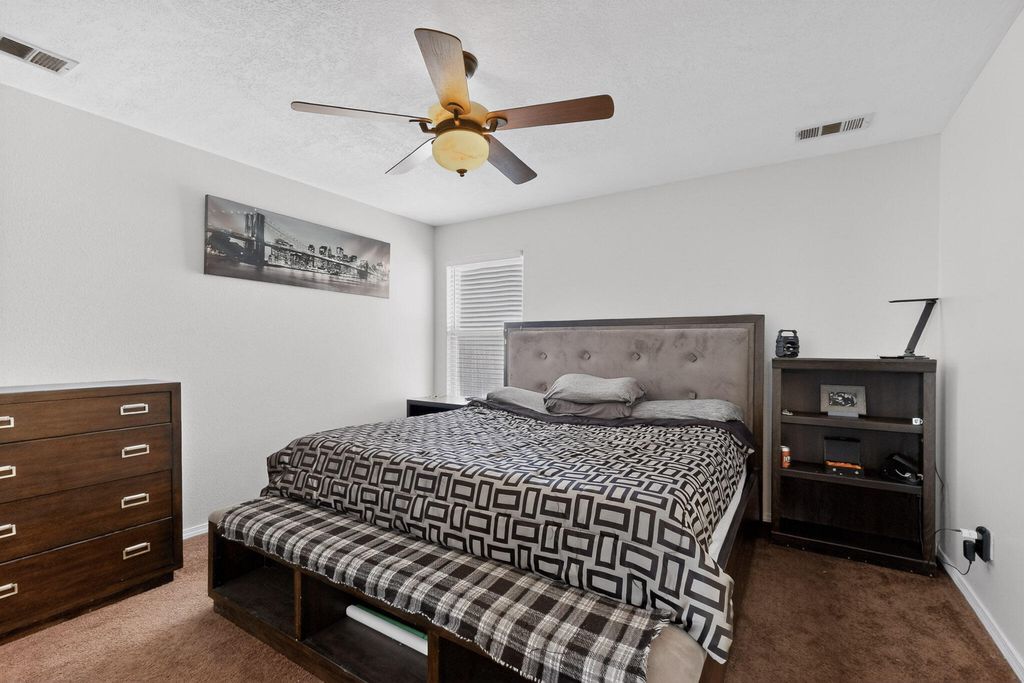 Image 19 of property listing at 619 Red Bluff Avenue SW, Albuquerque, NM 87105