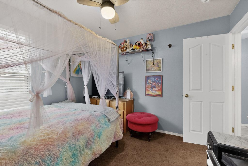 Image 25 of property listing at 619 Red Bluff Avenue SW, Albuquerque, NM 87105