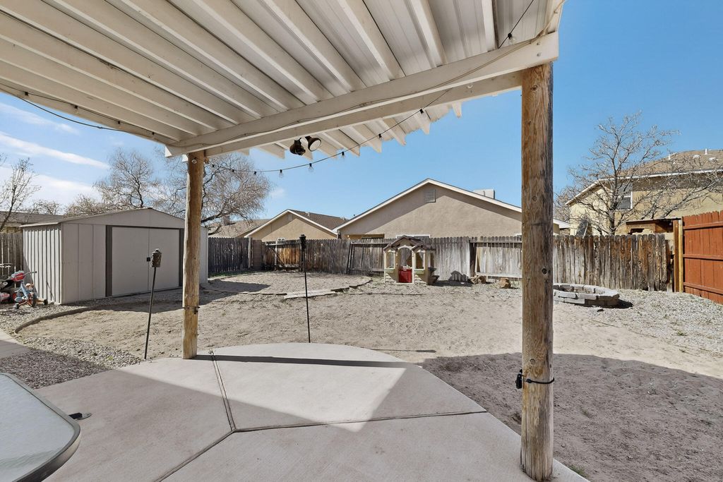 Image 33 of property listing at 619 Red Bluff Avenue SW, Albuquerque, NM 87105