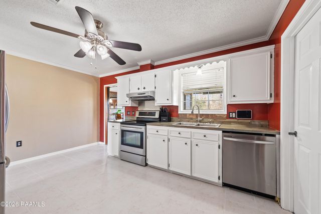 1201 Camp Bon Temps Road, Breaux Bridge, LA 70517