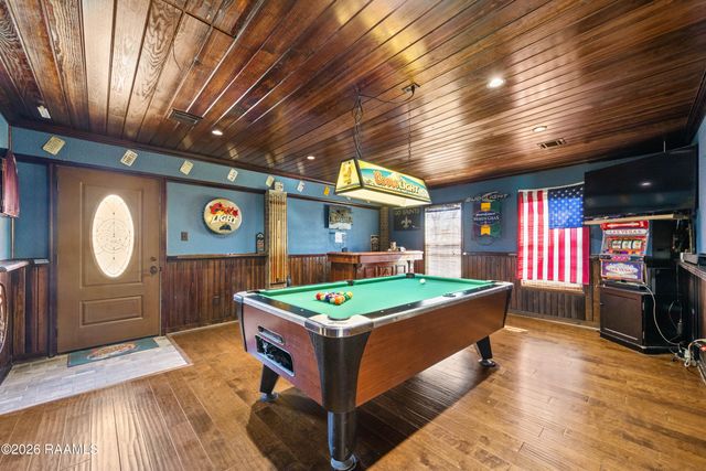 1201 Camp Bon Temps Road, Breaux Bridge, LA 70517