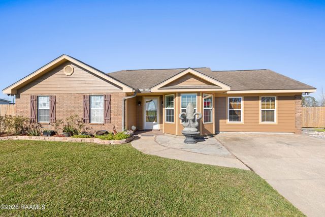 1201 Camp Bon Temps Road, Breaux Bridge, LA 70517